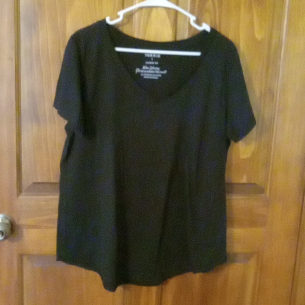 Torrid size 1 black colored women's t-shirt